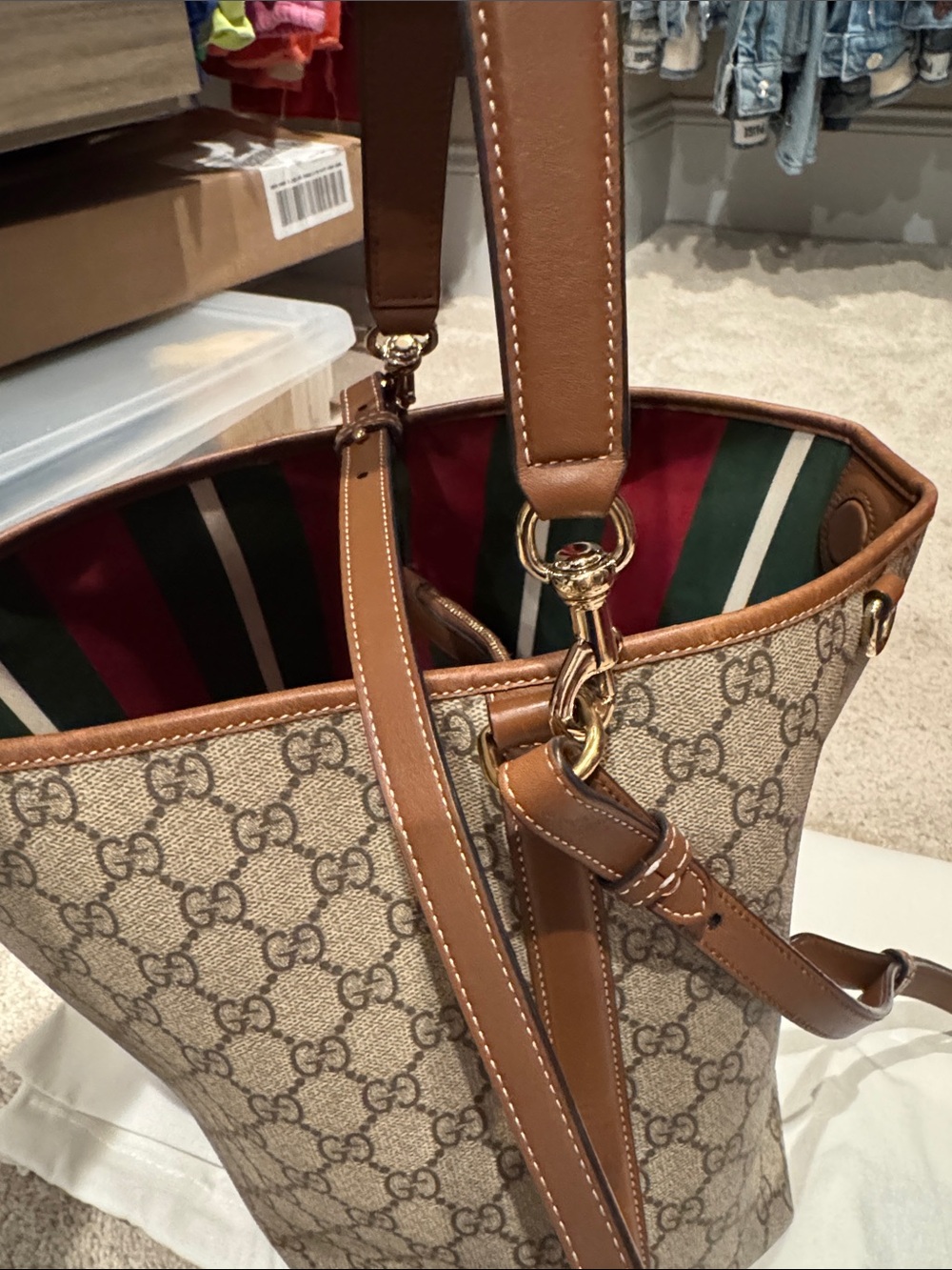 Authentic Gucci Beige GG Canvas Medium Bucket Bag with Chestnut Trim - Picture 10 of 16